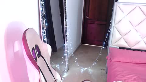Snapshot of dannadoll69 chatting on December 27, 2024, 12:34 pm Dannamunoz130 online show from December 27, 2024, 12:34 pm