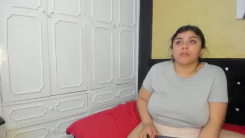 Danna Garza online show from February 5, 2025, 7:39 am