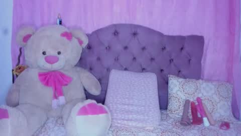 Danna Sofia jeins online show from February 25, 2026, 1:21 pm