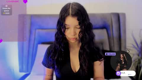 Danna online show from November 11, 2025, 7:03 pm