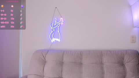 Snapshot of dannate1 chatting on December 17, 2024, 10:11 pm danna online show from December 17, 2024, 10:11 pm