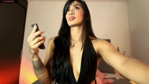 Danna Wells online show from November 21, 2025, 11:14 pm