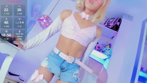 Snapshot of danniigrovers chatting on April 4, 2026, 12:35 pm Danni Sebastian online show from April 4, 2026, 12:35 pm