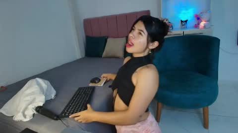 danny_cam1423 online show from October 10, 2025, 2:49 pm