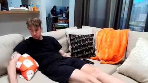 Snapshot of dannythreeyway chatting on October 31, 2025, 5:03 pm DannyThreeWay online show from October 31, 2025, 5:03 pm