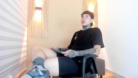 dante_armstrong online show from November 29, 2025, 4:04 am