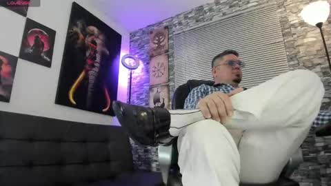 Snapshot of dante_bellini chatting on April 13, 2026, 2:33 pm dante_bellini online show from April 13, 2026, 2:33 pm