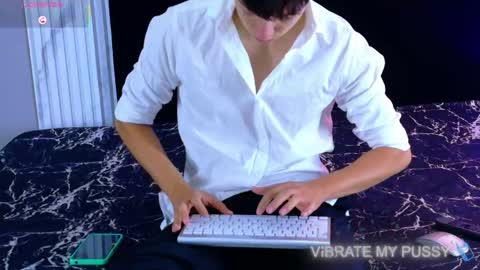 DANTEVIOLETE online show from May 2, 2026, 11:37 am