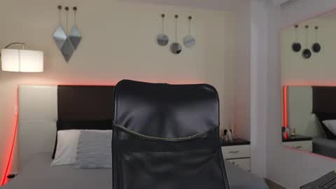 Dante online show from October 8, 2025, 8:39 pm