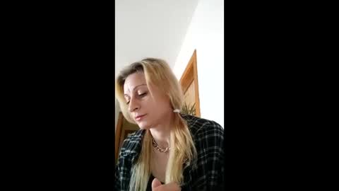 Snapshot of danuta1 chatting on December 20, 2025, 2:24 pm DD online show from December 20, 2025, 2:24 pm