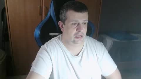 danysanchez1981 online show from February 18, 2026, 4:03 pm