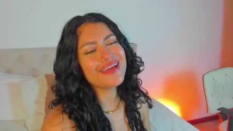 Snapshot of daphne_24 chatting on March 10, 2026, 1:05 pm Antonella Mora online show from March 10, 2026, 1:05 pm