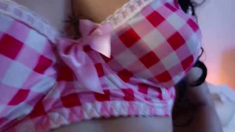 Snapshot of daphne_24 chatting on March 22, 2026, 1:14 pm Antonella Mora online show from March 22, 2026, 1:14 pm