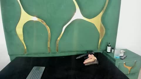 daphne_culeht online show from April 21, 2026, 8:55 pm