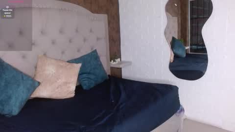 daphne_walton online show from November 19, 2025, 10:48 am