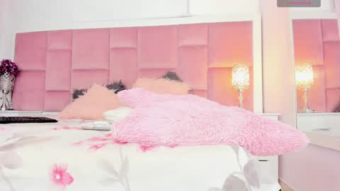 Daphne online show from December 18, 2024, 11:40 pm