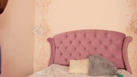 Daphne online show from September 29, 2025, 8:57 pm