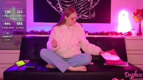 Snapshot of daphnemadison chatting on February 5, 2025, 2:40 am Daphne Madison online show from February 5, 2025, 2:40 am