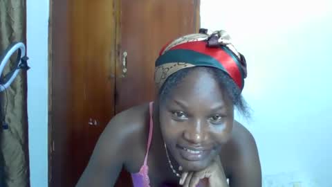 ESTHER online show from November 8, 2025, 7:23 pm