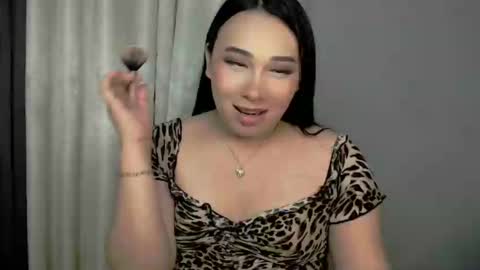 Snapshot of darcy_world chatting on January 25, 2025, 10:18 pm DARCY online show from January 25, 2025, 10:18 pm