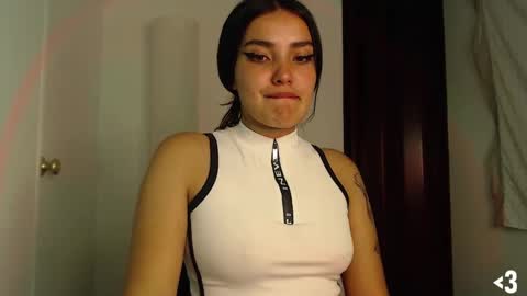 Snapshot of darcyreed chatting on December 6, 2024, 9:32 am Darcy Reed3 online show from December 6, 2024, 9:32 am