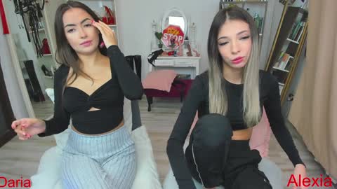 Snapshot of dariaa_doll chatting on December 17, 2024, 11:39 am Daria online show from December 17, 2024, 11:39 am