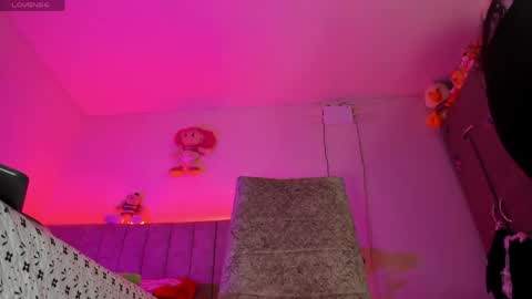 dariana_hot online show from April 22, 2026, 3:35 pm