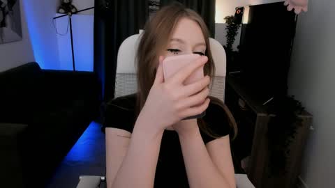 Daria Tate online show from April 5, 2026, 9:28 am