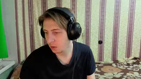 darienlarge online show from December 19, 2025, 5:03 am