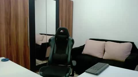 darius_94 online show from October 2, 2025, 4:41 am