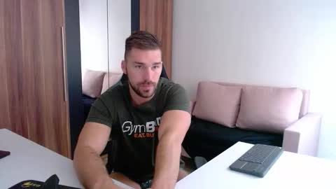 darius_94 online show from October 13, 2025, 7:52 am