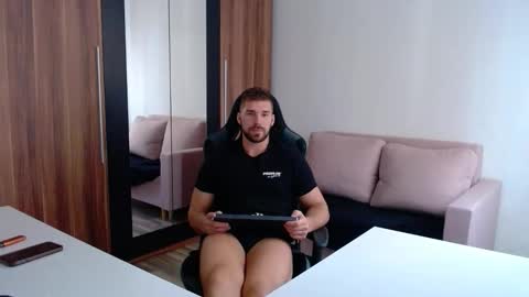 darius_94 online show from October 19, 2025, 11:55 am