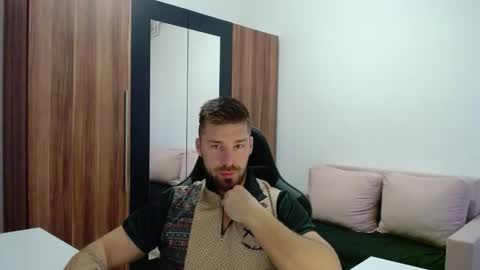 darius_94 online show from March 3, 2026, 5:13 am