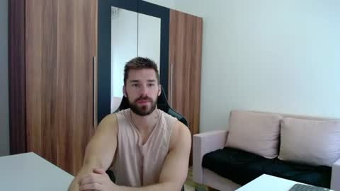 darius_94 online show from June 20, 2026, 8:39 am