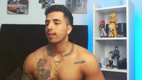 Darius Phoenix  online show from March 4, 2025, 3:33 am