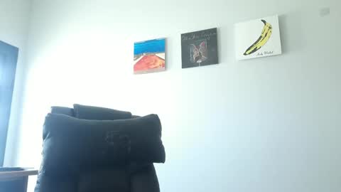 Snapshot of dariux_m chatting on June 8, 2026, 2:06 pm dariux_m online show from June 8, 2026, 2:06 pm