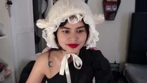 Moony online show from December 24, 2024, 7:44 pm