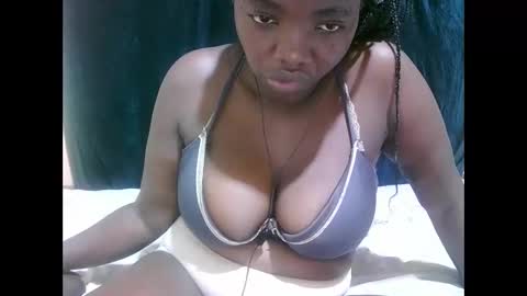 dark_anggel online show from September 18, 2025, 5:04 pm