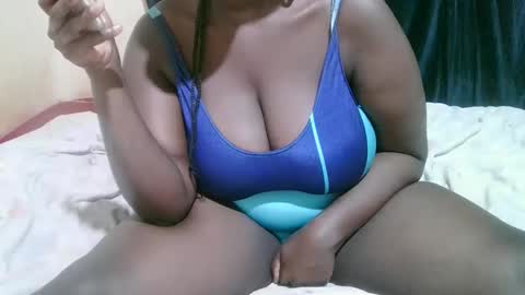 dark_anggel online show from October 11, 2025, 5:17 am