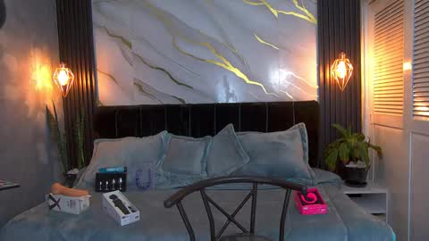 dark_dominika online show from May 14, 2026, 1:07 pm