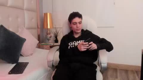 dark_sun333 online show from January 9, 2026, 1:52 am