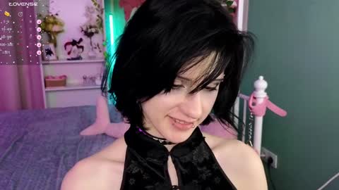 Snapshot of dark_vamp_ chatting on February 6, 2025, 4:21 am Vamp  online show from February 6, 2025, 4:21 am
