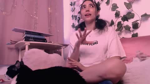  Candy   online show from October 12, 2025, 12:48 pm