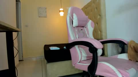 darkknightx01 online show from October 4, 2025, 1:14 am