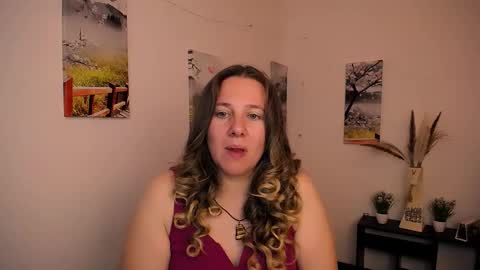 Snapshot of darklure_ chatting on September 9, 2025, 9:03 pm Anna online show from September 9, 2025, 9:03 pm