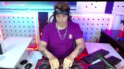 DARKO0717 online show from October 25, 2025, 1:46 am