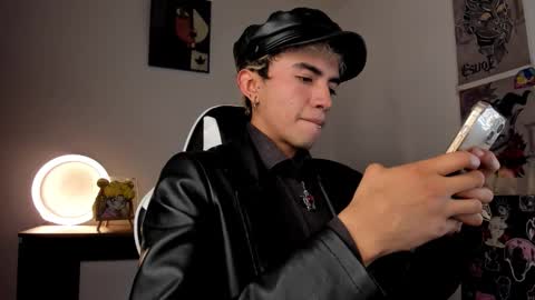 Snapshot of darkodark0 chatting on October 24, 2025, 9:33 pm Darko online show from October 24, 2025, 9:33 pm