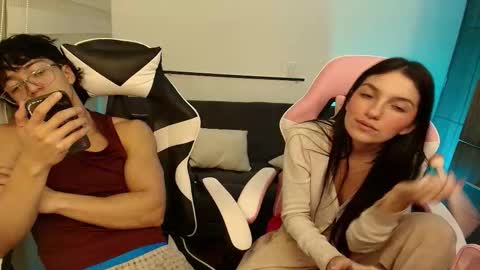 darkpleasuress online show from November 6, 2025, 6:47 am