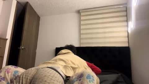 darkpleasuress online show from April 18, 2026, 7:23 am