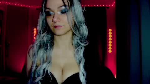 roseredgoddess online show from April 2, 2026, 2:31 am